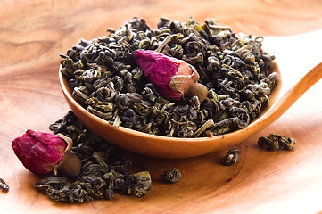 Image showing Green tea whit rose