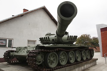 Image showing Heavy tank T-80 in Vukovar, Croatia - leftover after civil war