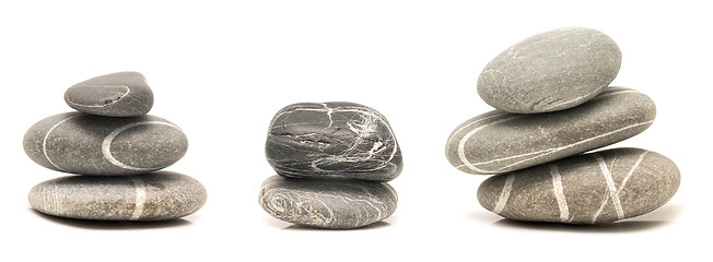 Image showing balancing pebbles