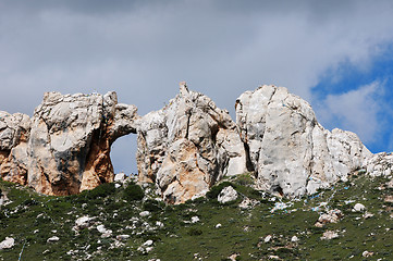 Image showing Landscape of rocky mountains in Tibet