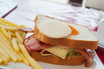 Image showing Sandwich with egg