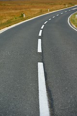 Image showing road through the green field