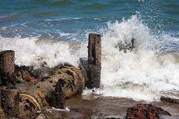 Image showing High tide is coming