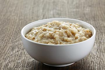 Image showing Bowl of oats porridge