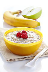 Image showing Bowl of oats porridge