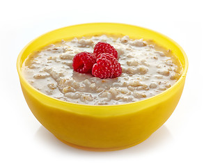 Image showing Bowl of oats porridge