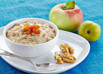 Image showing Bowl of oats porridge