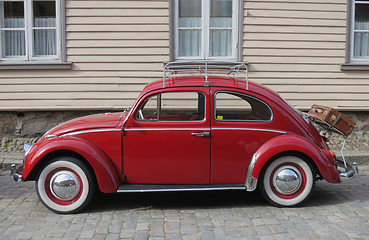 Image showing Old red car