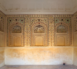 Image showing ornament on wall of palace in Jaipur fort