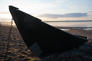 Image showing old boat on sea shore