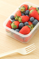 Image showing Strawberry and blueberry mix in plastic container