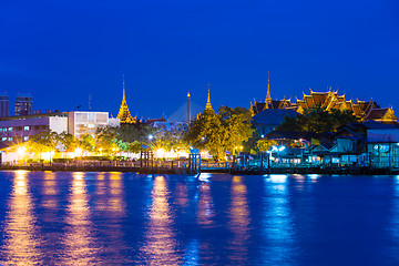 Image showing Wat Arun in Bangkok at night