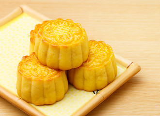 Image showing Chinese traditional mooncake on the plate