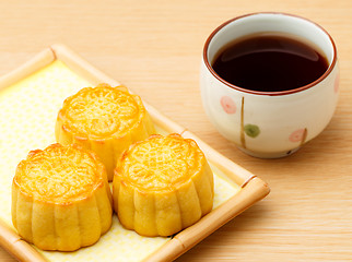 Image showing Mooncake and tea