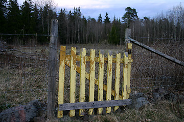Image showing Yellow gate