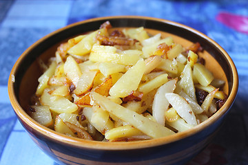 Image showing plate full of tasty chips