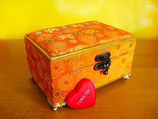 Image showing casket as present to the Valentine's day