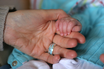 Image showing baby hands with his mother