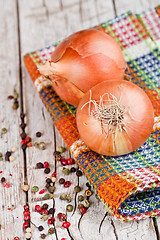 Image showing fresh onions and peppercorns 