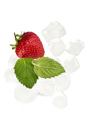 Image showing ice cubes, mint sheets, strawberry