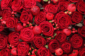 Image showing ranunculus, berries and roses in a group