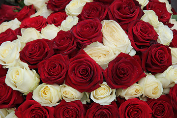 Image showing Wedding centerpiece in red and white