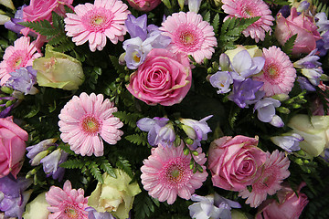 Image showing Bridal flowers in pink and lilaq