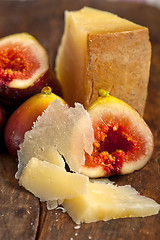 Image showing pecorino cheese and fresh figs 