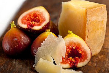 Image showing pecorino cheese and fresh figs 