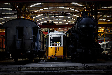 Image showing Old industrial locomotive in the garage