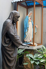 Image showing Statue of mother teresa in Mother house, Kolkata