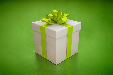 Image showing gift box green