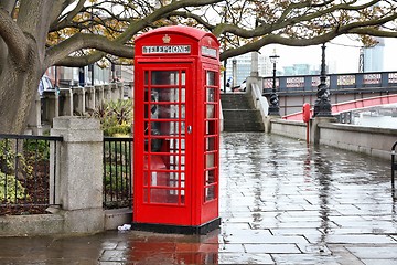 Image showing London in the rain