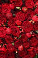 Image showing ranunculus, berries and roses in a group