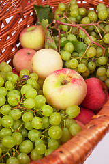 Image showing apples and grapes