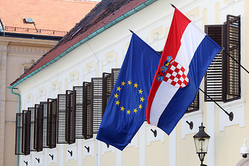 Image showing EU and Croatian flags together on Government building