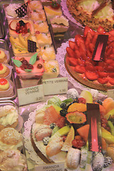 Image showing Luxurious French pastry