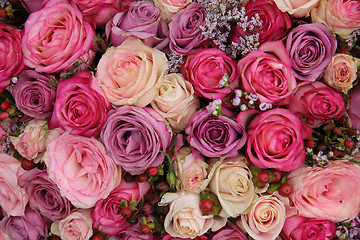 Image showing Mixed pink flower arrangement