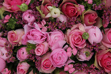 Image showing Mixed pink flower arrangement