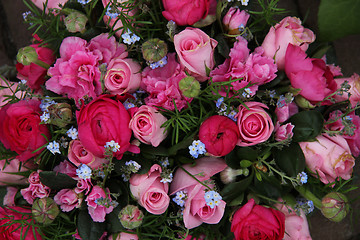 Image showing Mixed pink flower arrangement