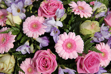 Image showing Bridal flowers in pink and lilaq