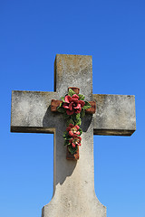 Image showing Crucifix with ceramic flowers