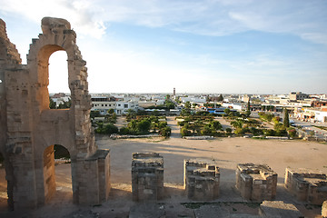 Image showing 	El Djem, Amphitheatre with city skyline