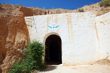Image showing Room entrance in Troglodyte communitie