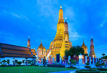 Image showing Wat Arun in Bangkok at night