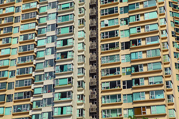 Image showing Overpopulated building in city