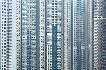 Image showing Overpopulated building in city