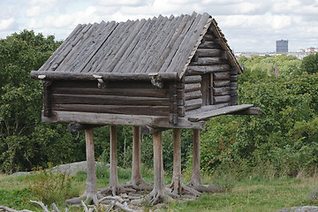 Image showing hut on chicken legs