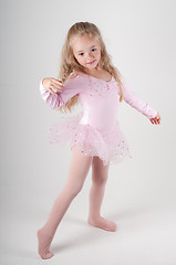 Image showing Ballet dancer doind ballet pas