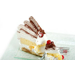 Image showing whipped cream and ribes dessert cake slice